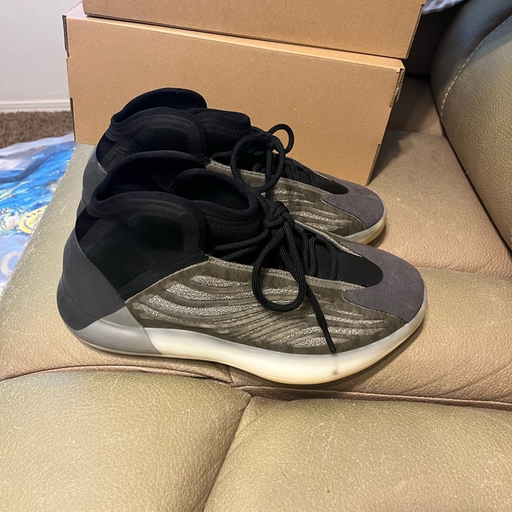 Yeezy quantum